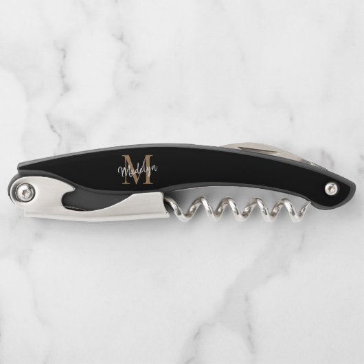 Moderne Monogram Black Gold Elegante Script Name Kellnermesser (Vorderseite)