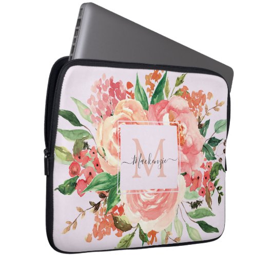Moderne Monogram Blush Pink Floral Bouquet Laptopschutzhülle (Vorne Rechts)