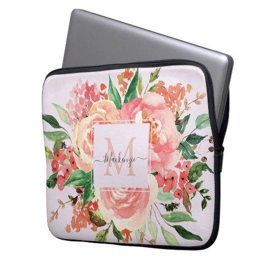 Moderne Monogram Blush Pink Floral Bouquet Laptopschutzhülle (Vorderseite Links)