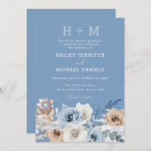 Moderne Monogram Boho Dusty Blue Floral Wedding Einladung (Vorne/Hinten)