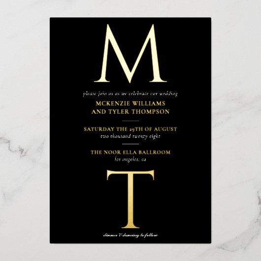 Moderne Monogram Bold Initials Black & Gold Folieneinladung (Vorderseite)