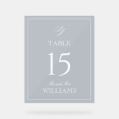 Moderne Monogram Dusty Blue Wedding Tischnummer Acrylschild (Vorderseite)