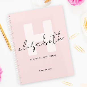 Moderne Monogram Girly Script Blush Pink Initial Planer