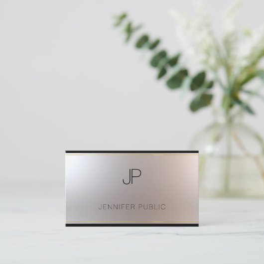 Moderne Monogram Gold Silver Template Luxus Seide Visitenkarte (Stehend Vorderseite)