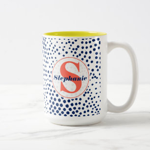 Moderne Monogram-Herzklopfen und Gemusterte Blue D Zweifarbige Tasse