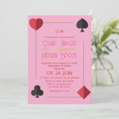 Moderne Monogram Hot Pink Playing Card Hochzeit Einladung (Stehend Vorderseite)