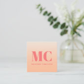 Moderne Monogram Initial QR Code Peach Gradient Quadratische Visitenkarte (Stehend Vorderseite)
