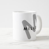 Moderne Monogram Miller Jumbo-Tasse (Vorderseite Rechts)