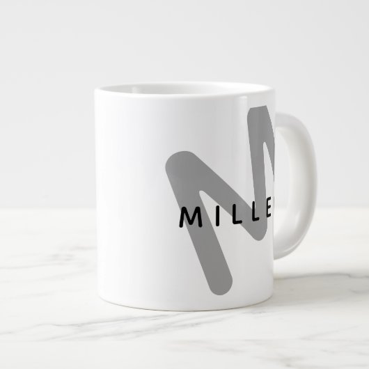 Moderne Monogram Miller Jumbo-Tasse (Vorderseite Rechts)