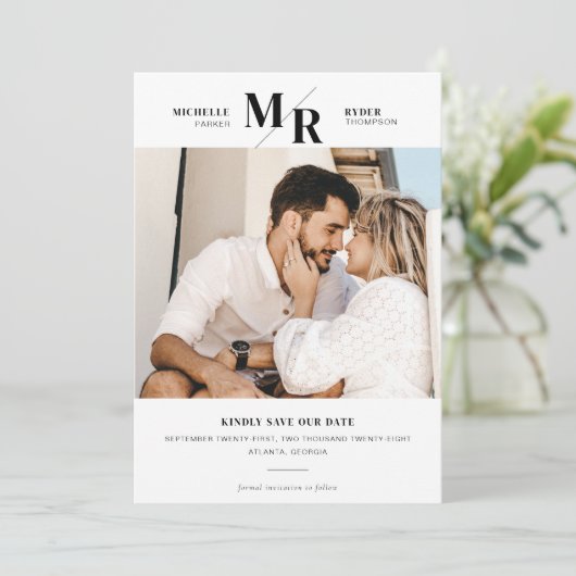 Moderne Monogram Minimal Foto Save the Date Karte (Stehend Vorderseite)