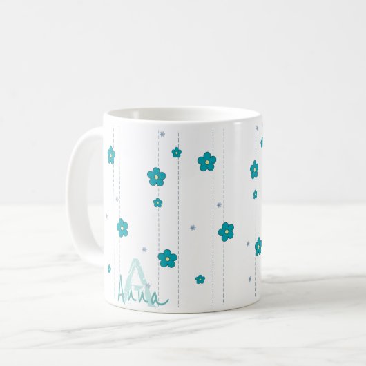 Moderne Monogram Name Blue Blumen Design Coffee Ta Kaffeetasse (Vorderseite Links)