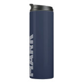 Moderne Monogram Name Dark Blue White Stripes Thermosbecher (Nach rechts gedreht)