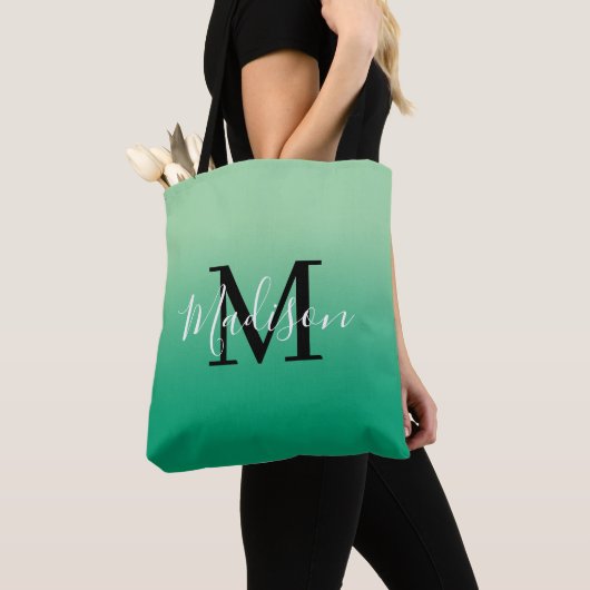 Moderne Monogram Name Light bis Dark Green Gradien Tasche (Von Nahem)