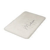 Moderne Monogram Name Script Creme Badematte (Schrägansicht)