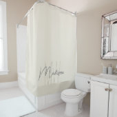 Moderne Monogram Name Script Creme Duschvorhang (Beispiel)