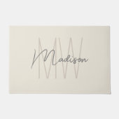 Moderne Monogram Name Script Creme Fußmatte (Vorderseite)