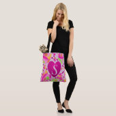 Moderne Monogram Pink Heart Painted School Tasche (Am Model)