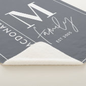 Moderne Monogramm-Familie navy grau stilvoll elega Sherpadecke (3/4)