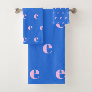 Moderne Monogramm-Initiale Buchstabe Hellblau Pink Badhandtuch Set