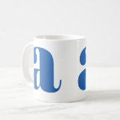 Moderne Monogramm-Initiale in Periwinkle Kaffeetasse (Vorderseite Links)