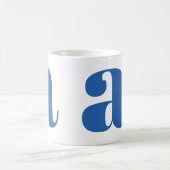 Moderne Monogramm-Initiale in Periwinkle Kaffeetasse (Mittel)