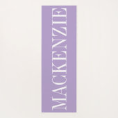 Moderne Monogramm-Minimal Lavendelweiß Yogamatte (Rückseite)