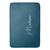Moderne Monogramm-Name-Schrift Blau Badematte (Vorderseite Vertikal)