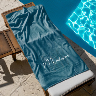 Moderne Monogramm-Name-Schrift Blau Strandtuch