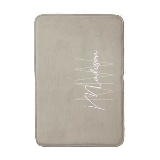 Moderne Monogramm Name Script Beige Badematte (Vorderseite Vertikal)