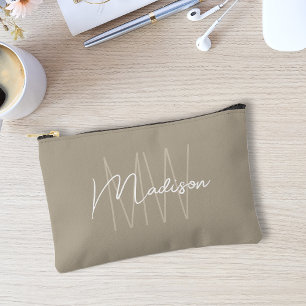 Moderne Monogramm Name Script Beige Zubehörtasche