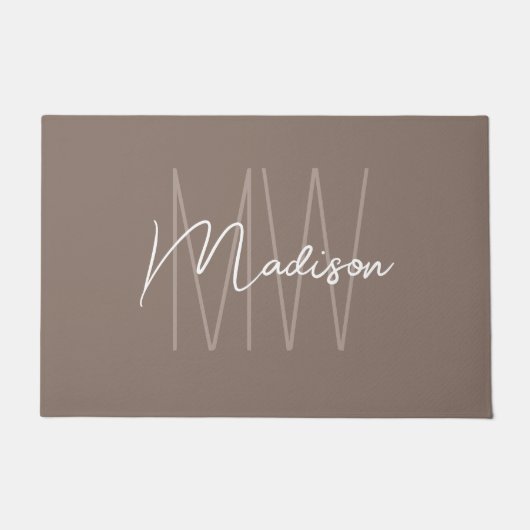 Moderne Monogramm-Name-Script Taupe Fußmatte (Vorderseite)