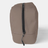 Moderne Monogramm-Name-Script Taupe Waschbeutel (Rechts)