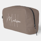 Moderne Monogramm-Name-Script Taupe Waschbeutel (Rechte Ecke)