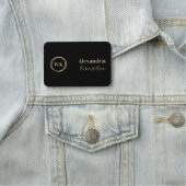 Moderne Monogramm Schwarz Gold Mitarbeiter Namensschild (Beispiel)