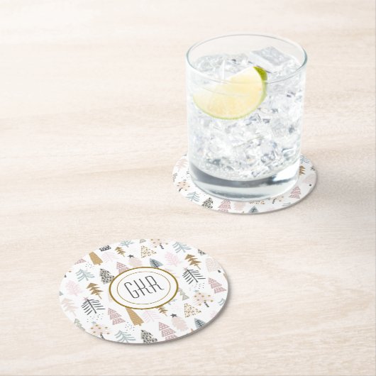 Moderne Monogramm-, Whimsikkische Winterbäume Runder Pappuntersetzer (Vor Ort)