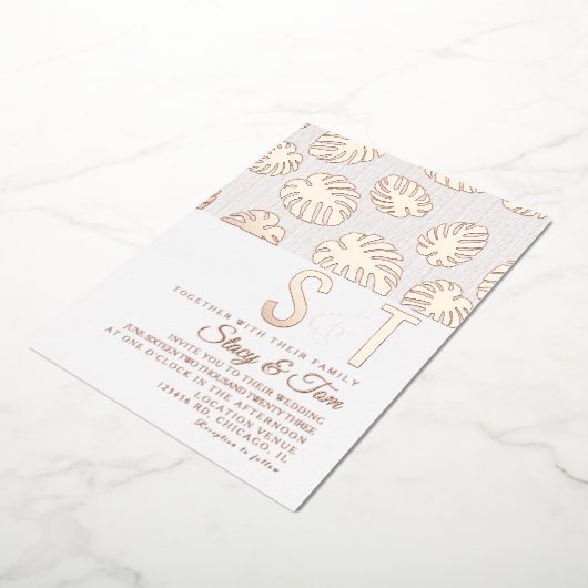 Moderne Monstera Leaf Hochzeit gepresst Folieneinladung (Gedreht)