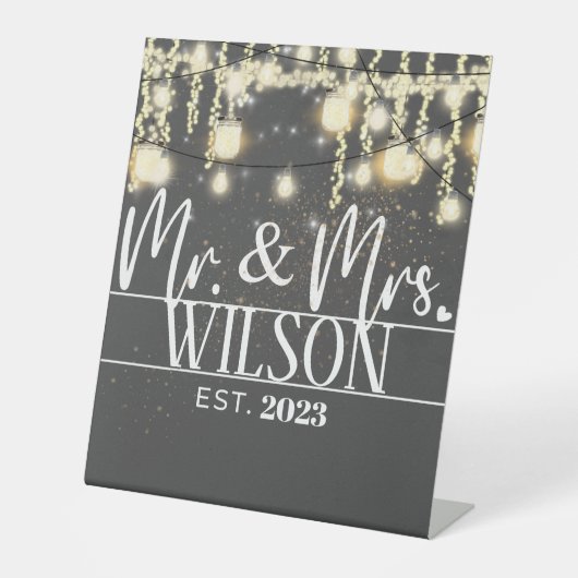 Moderne Mr. & Mrs. etablierte Lights Wedding Sockelschild (Vorderseite)