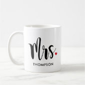 Moderne Mrs Calligraphy Herz Monogramm Kaffeetasse (Links)