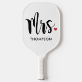 Moderne Mrs Script Hochzeit Herz Pickleball Schläger (Vorderseite)