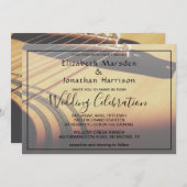 Moderne Musikgitarre Rustikale Hand Hochzeit Einladung (Vorne/Hinten)