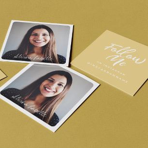 Moderne Mustard Yellow Social Media Follow me Me F Quadratische Visitenkarte