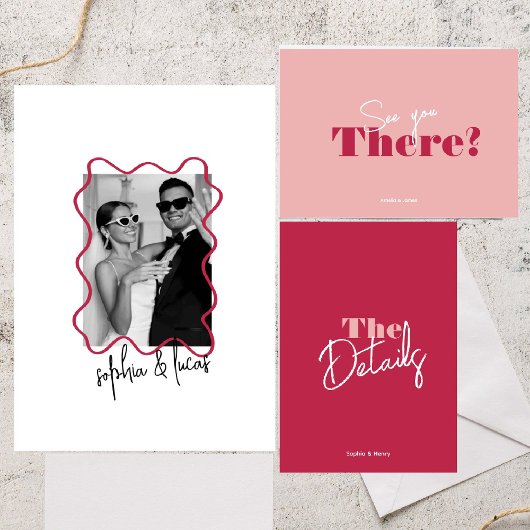 moderne, mutige Minimal Viva Magenta Wavy Hochzeit Einladung