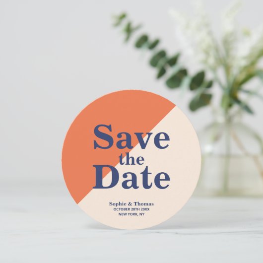 Moderne, mutige Typografie-Hochzeit rettet das Dat Save The Date (Stehend Vorderseite)