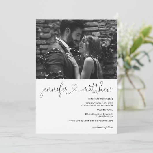 Moderne Namen Herz Kalligraphie Foto Hochzeit Einladung (Stehend Vorderseite)