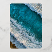 Moderne nautische Wellen Hochzeitsfoil Einladung (Rückseite)