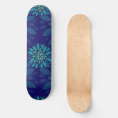 Moderne Navy Blau und Grüne Florale Blätter Muster Skateboard (Vorderseite)