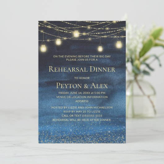 Moderne Navy Blue Gold String Lights Probe Einladung (Stehend Vorderseite)