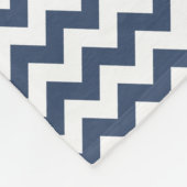 Moderne Navy Blue und White Zickzack Zigzag Fleecedecke (Ecke)