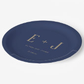 Moderne Navy Gold Name Monogram Wedding Party Pappteller (Schrägansicht)