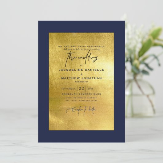 Moderne Navy & Metallic Gold Hochzeit Einladung (Stehend Vorderseite)